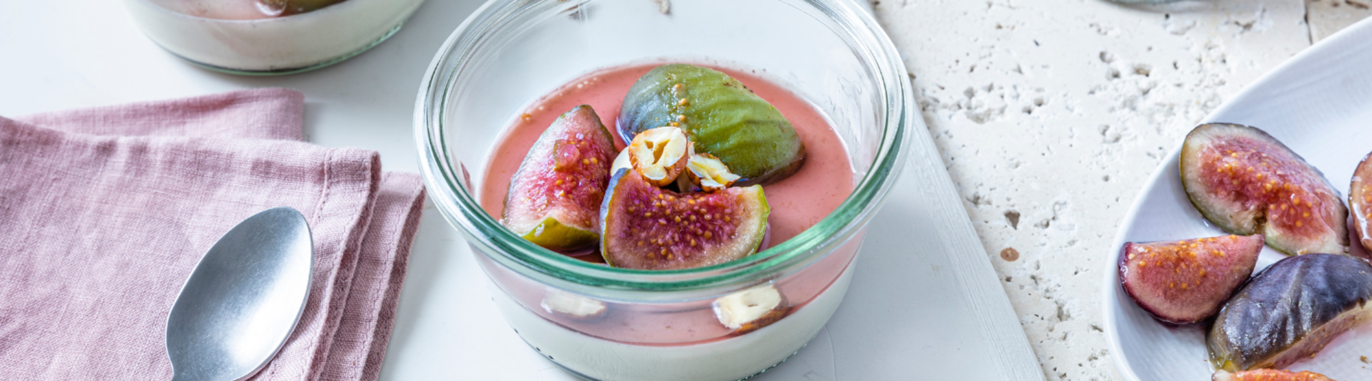 Panna cotta au fromage de brebis et figues rôties