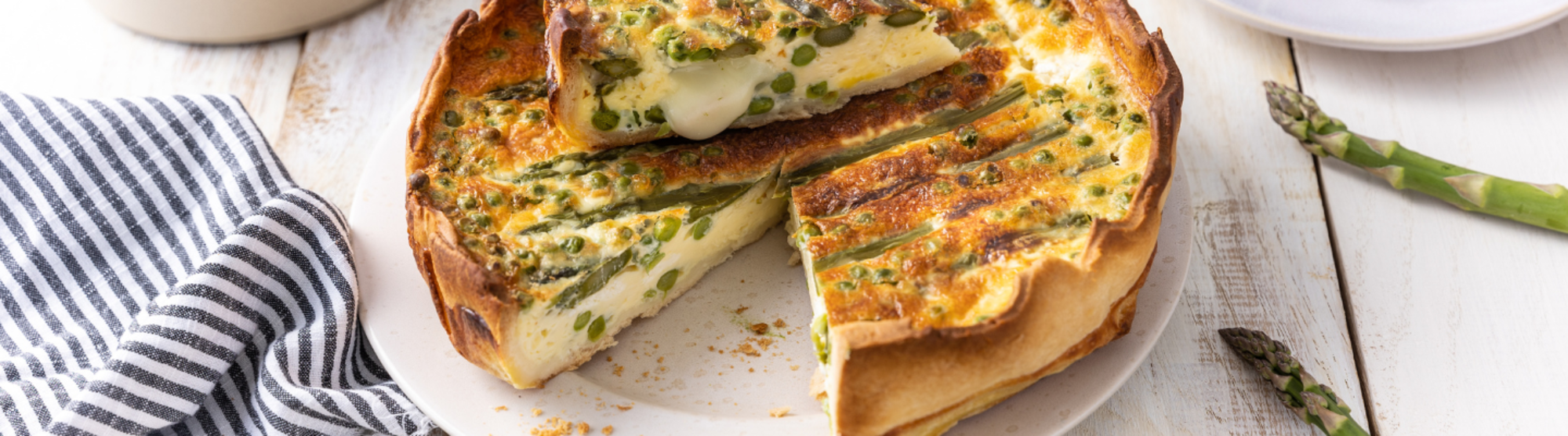 Quiche asperges petits pois et fromage de brebis