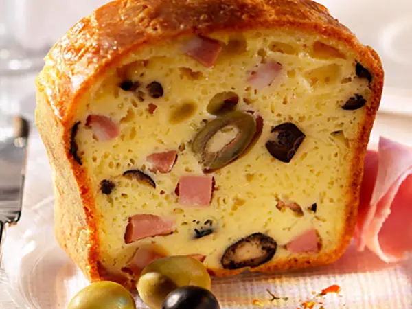 Cake jambon, olives et camembert