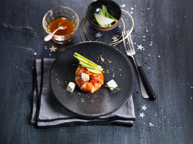 Homard poché, pomme-céleri en vinaigrette et fromage frais