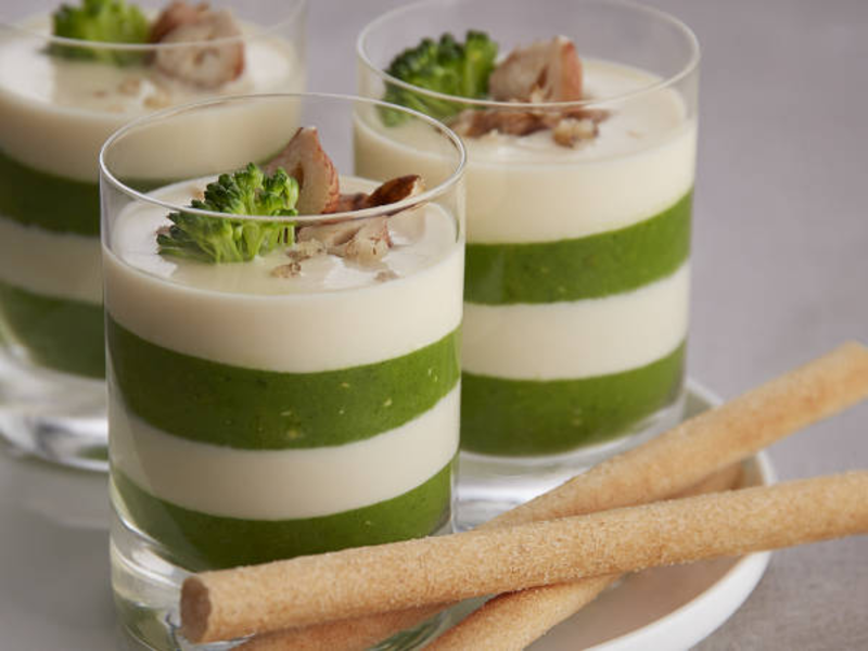 Verrine au pesto, brocoli et fromage