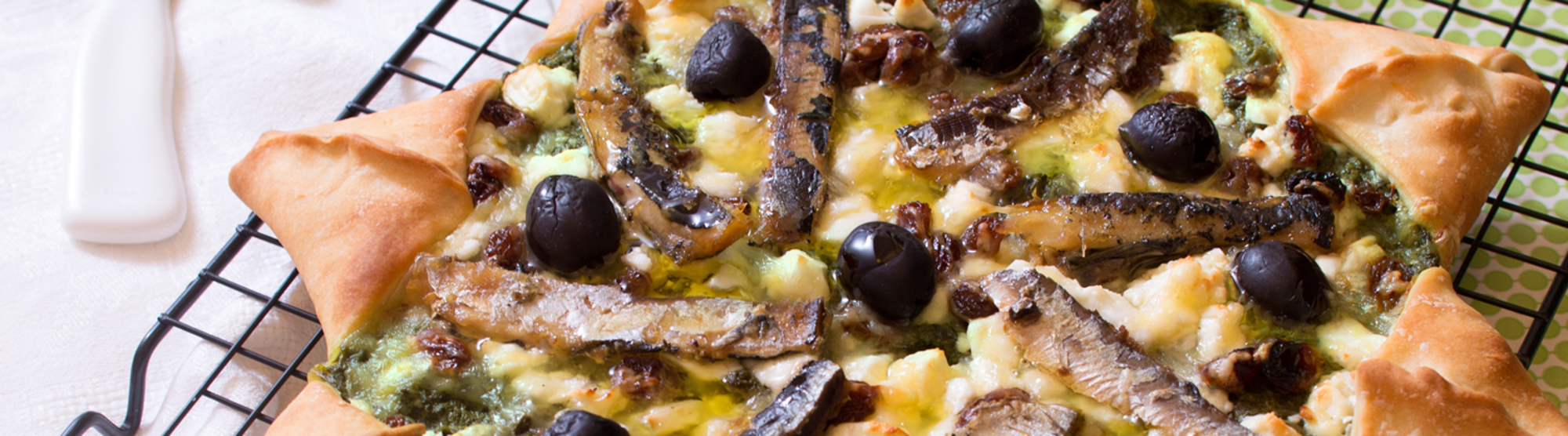 Pizza feta sardines