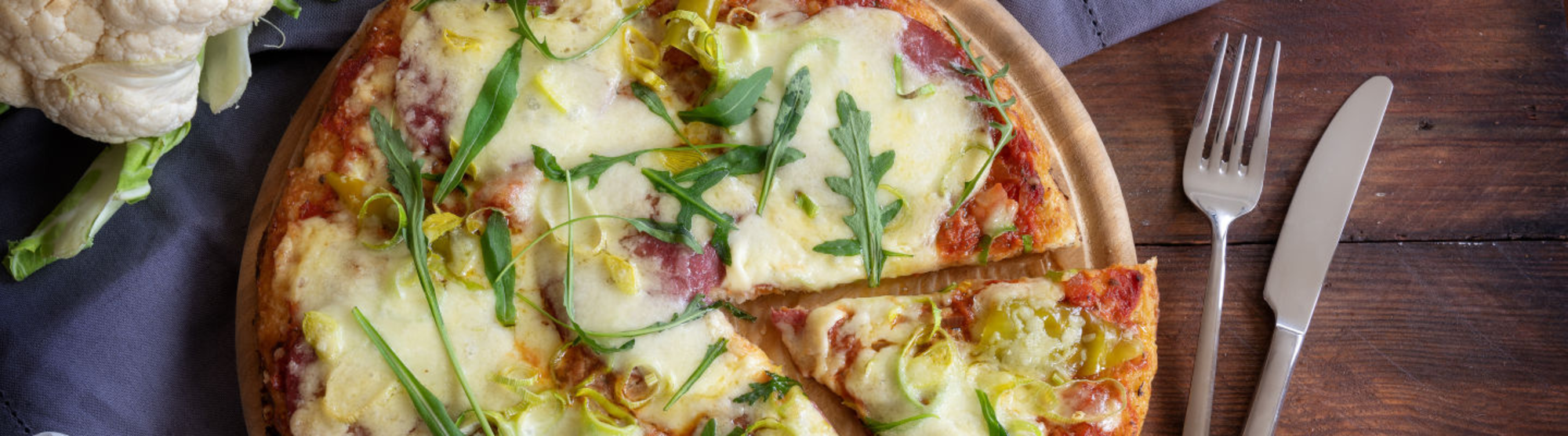 Pizza en croûte de chou-fleur au fromage