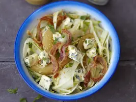 Salade de fenouil au bleu, poire et pancetta