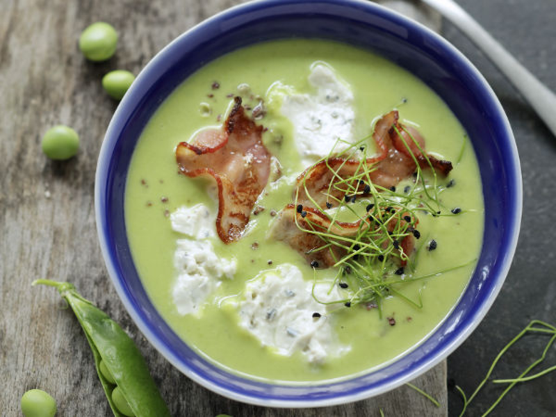 Velouté de petits pois au fromage bleu