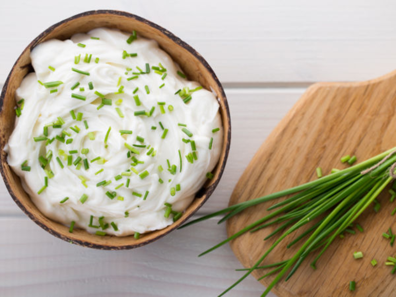 Sauce fromage frais, menthe, citron vert et graines de lin