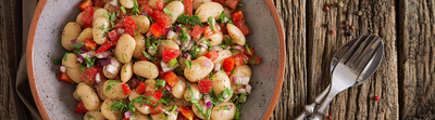 Salade aux haricots blancs, poivrons et fromage de brebis
