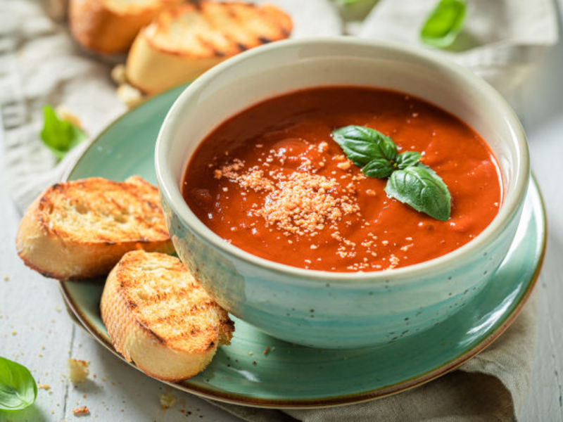 Velouté de tomates au basilic et fromage