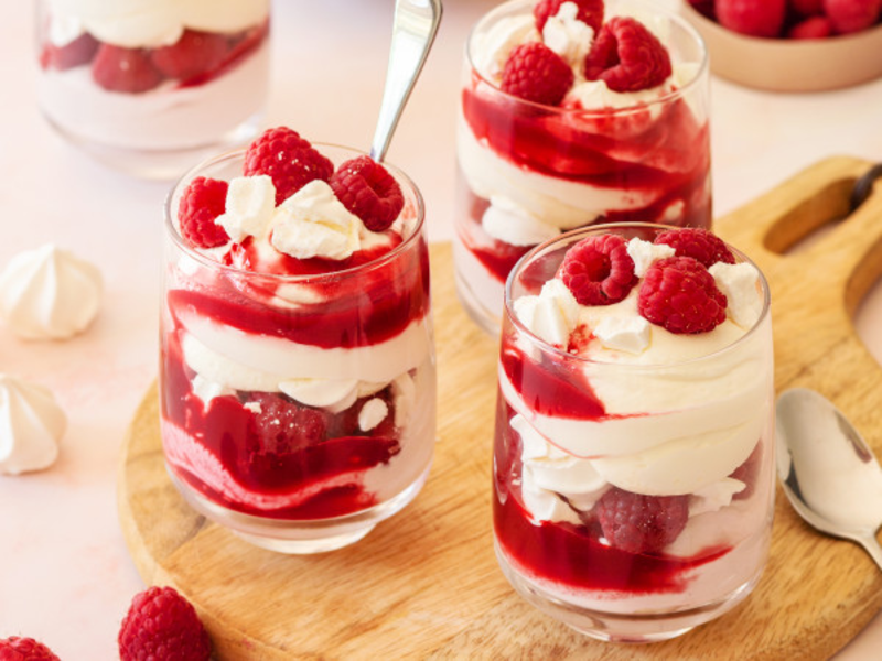 Crèmes aux framboises et fromage frais