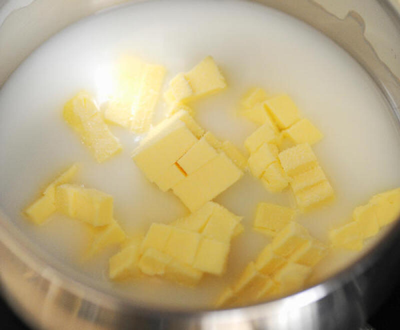 TH06_preparation-gougeres-beurre-et-lait