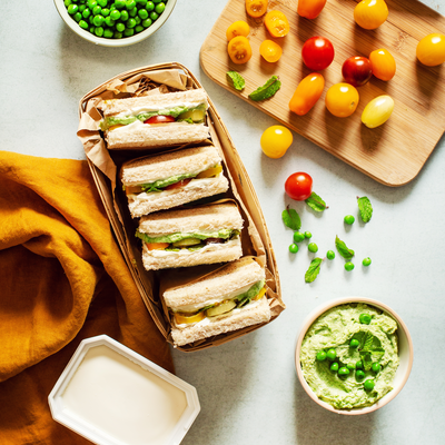 Sandwichs à la crème de petits pois et au fromage frais