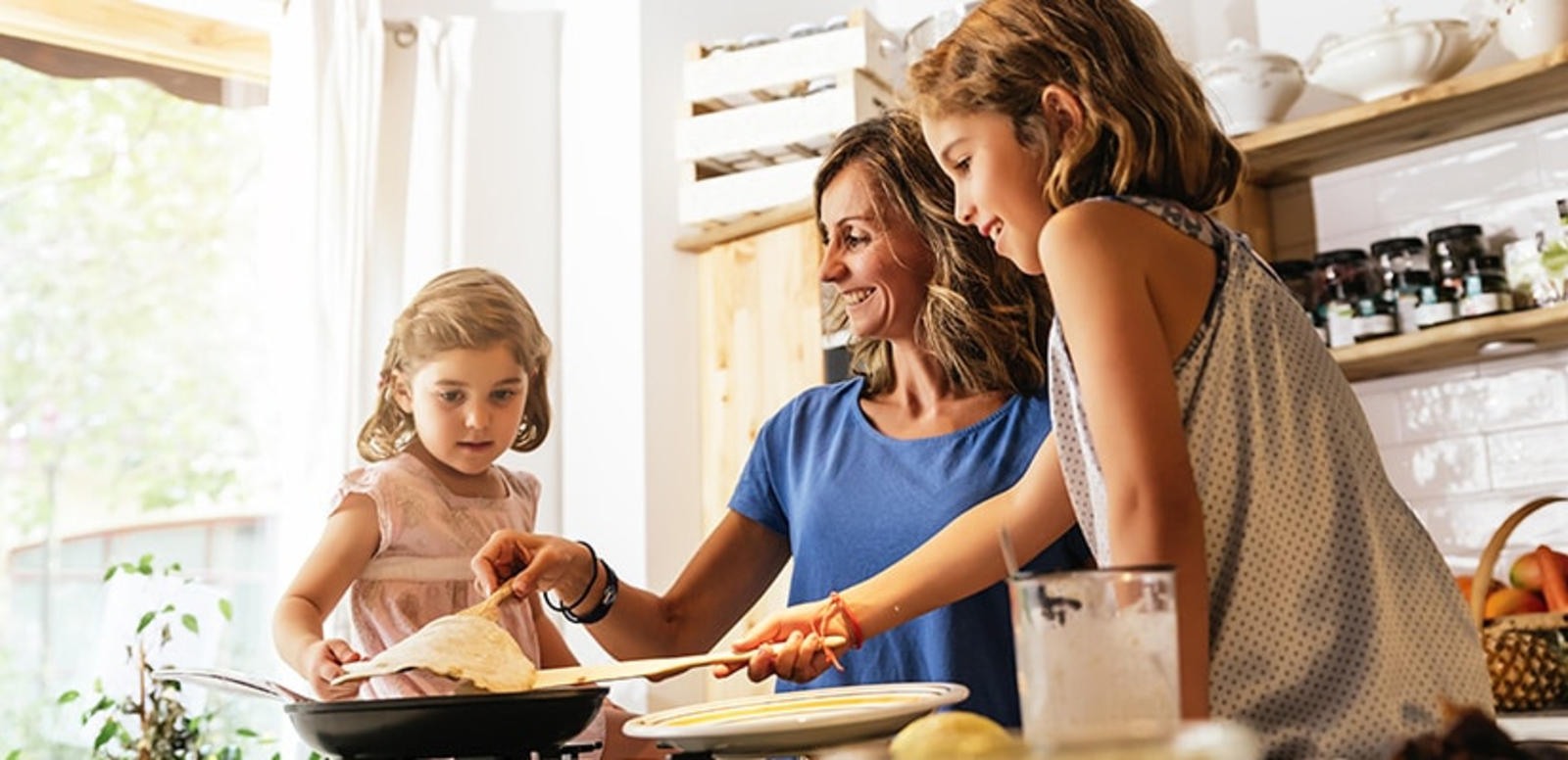 TH05_825x400-TH05_repas-en-famille-vendredi-min