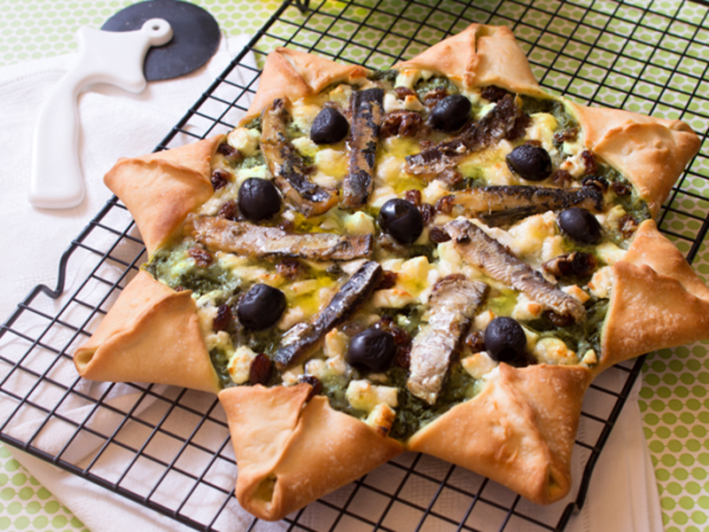 Pizza feta sardines