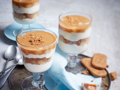 Verrine pomme poire spéculos à la crème fouettée