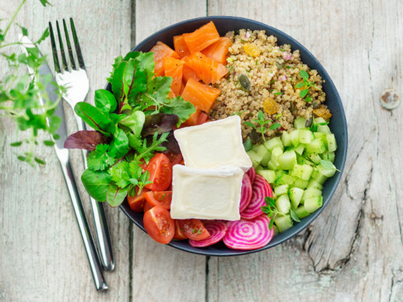 Buddha bowl au fromage et saumon