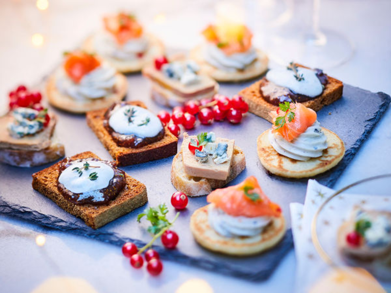 Toasts de Noël au fromage bleu