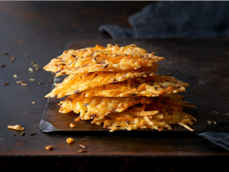 Tuiles de gouda aux carottes râpées et au cumin