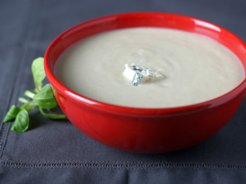 Velouté de navet aux noisettes et fromage