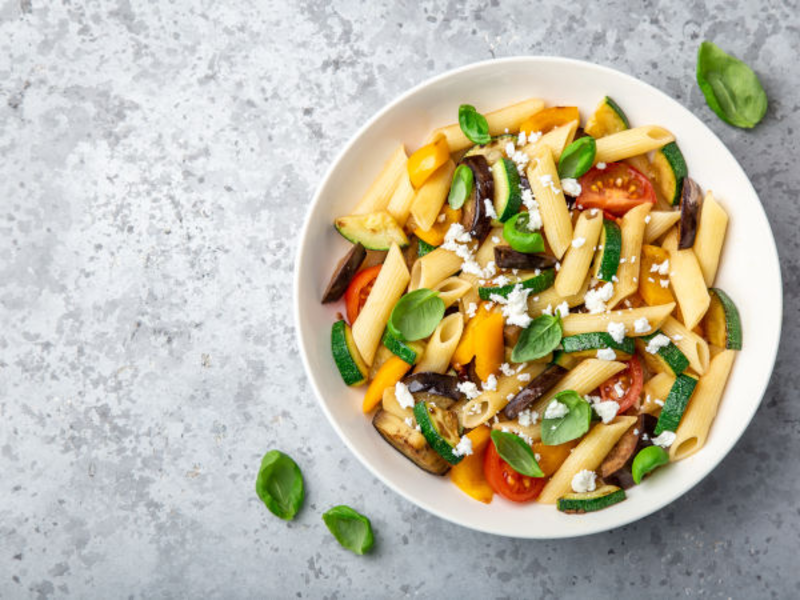 Salade de pâtes aux légumes et fromage frais