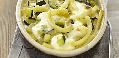 Gratin de macaronis aux courgettes et fromage frais