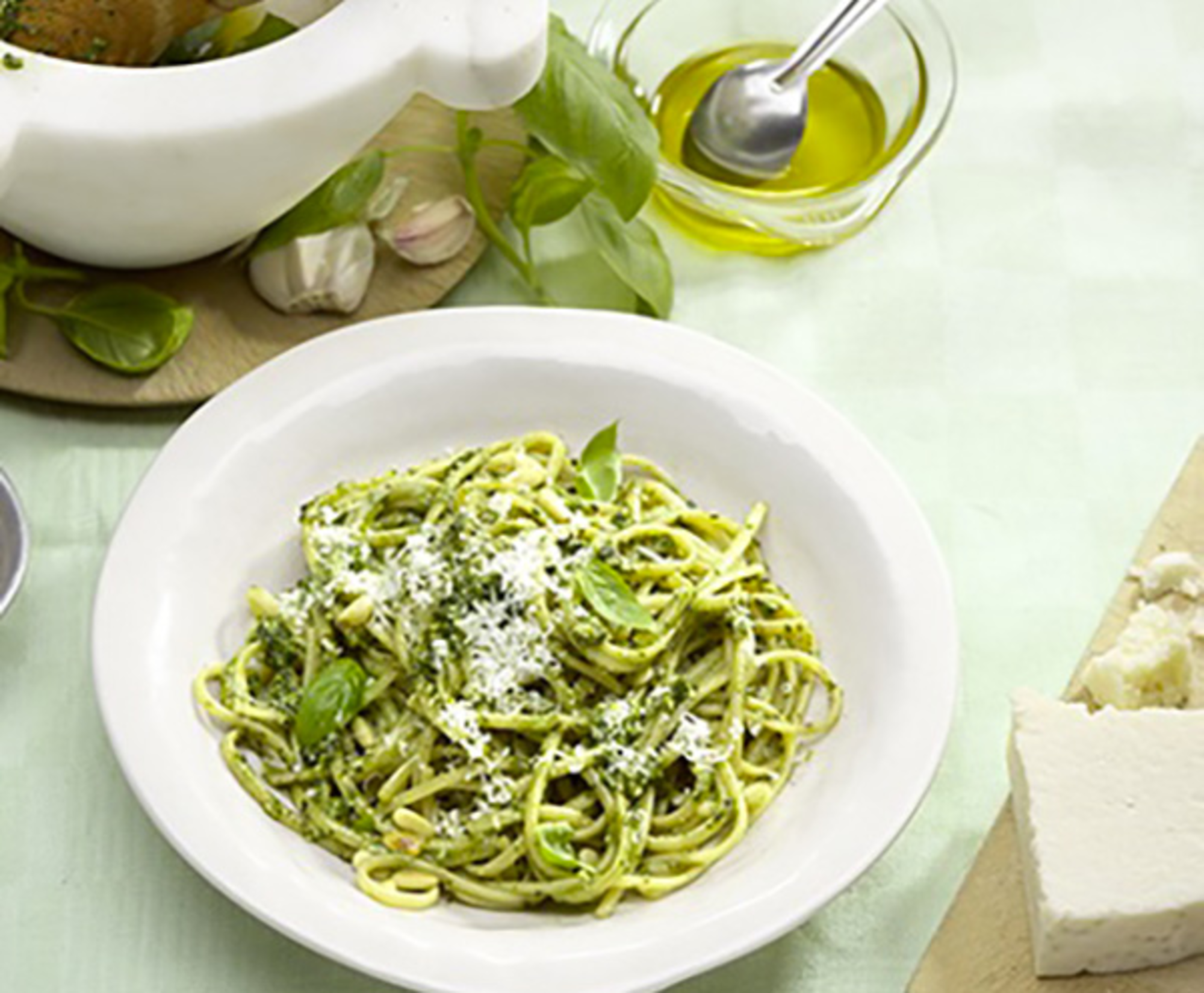 TH06_spaghettis-au-pesto-verde