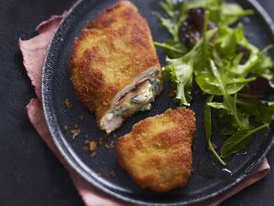 Escalope milanaise au jambon de Parme et fromage bleu