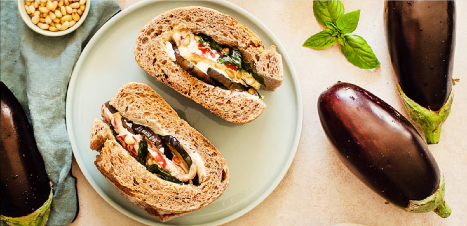 Sandwich aubergine et fromage frais