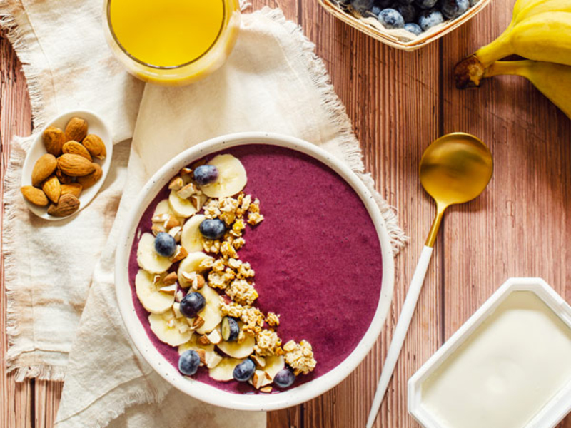 Smoothie bowl myrtilles et fromage frais