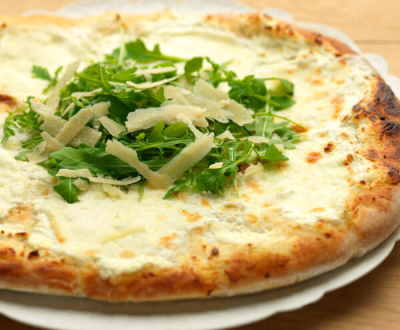 TH06_pizza_blanche_chevre_parmesan.jpg