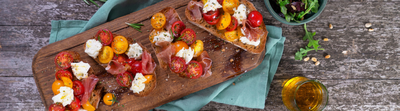 Bruschetta tomate-mozzarella et jambon de Parme