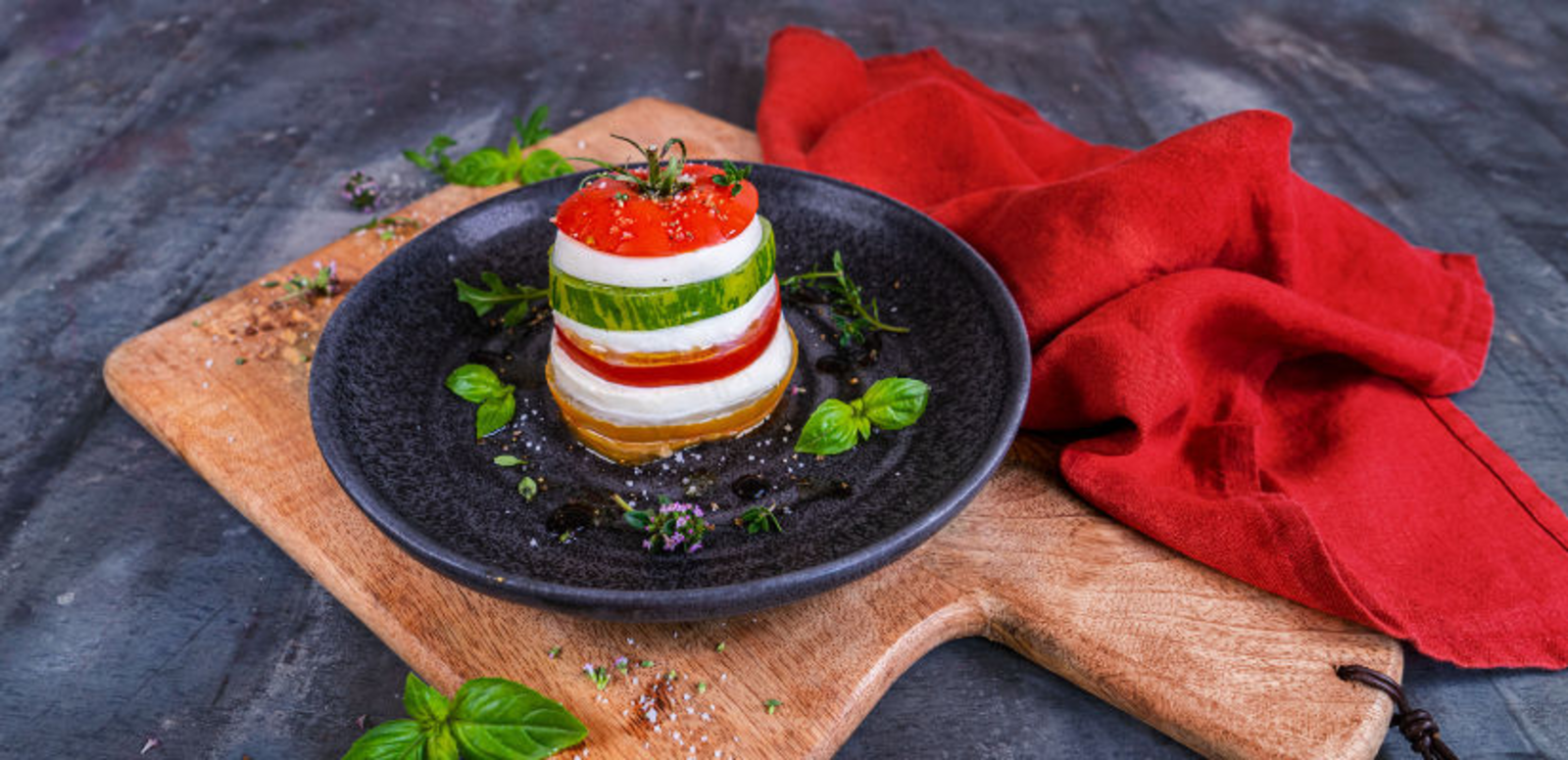 TH05_salade-tomate-mozzarella-fior-di-latte-giovanni-ferrari