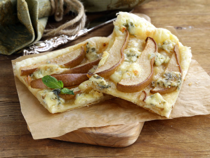 Tartelettes au chèvre, miel, poire et noix