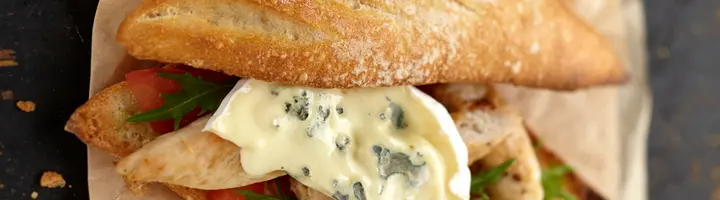LA02_sandwich-baguette-bresse-bleu