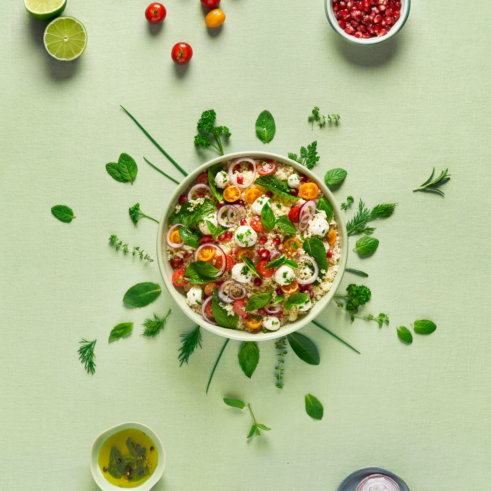 Taboulé au Tartare 100% végétal ail & fines herbes, tomates cerises et herbes fraîches (format carré)