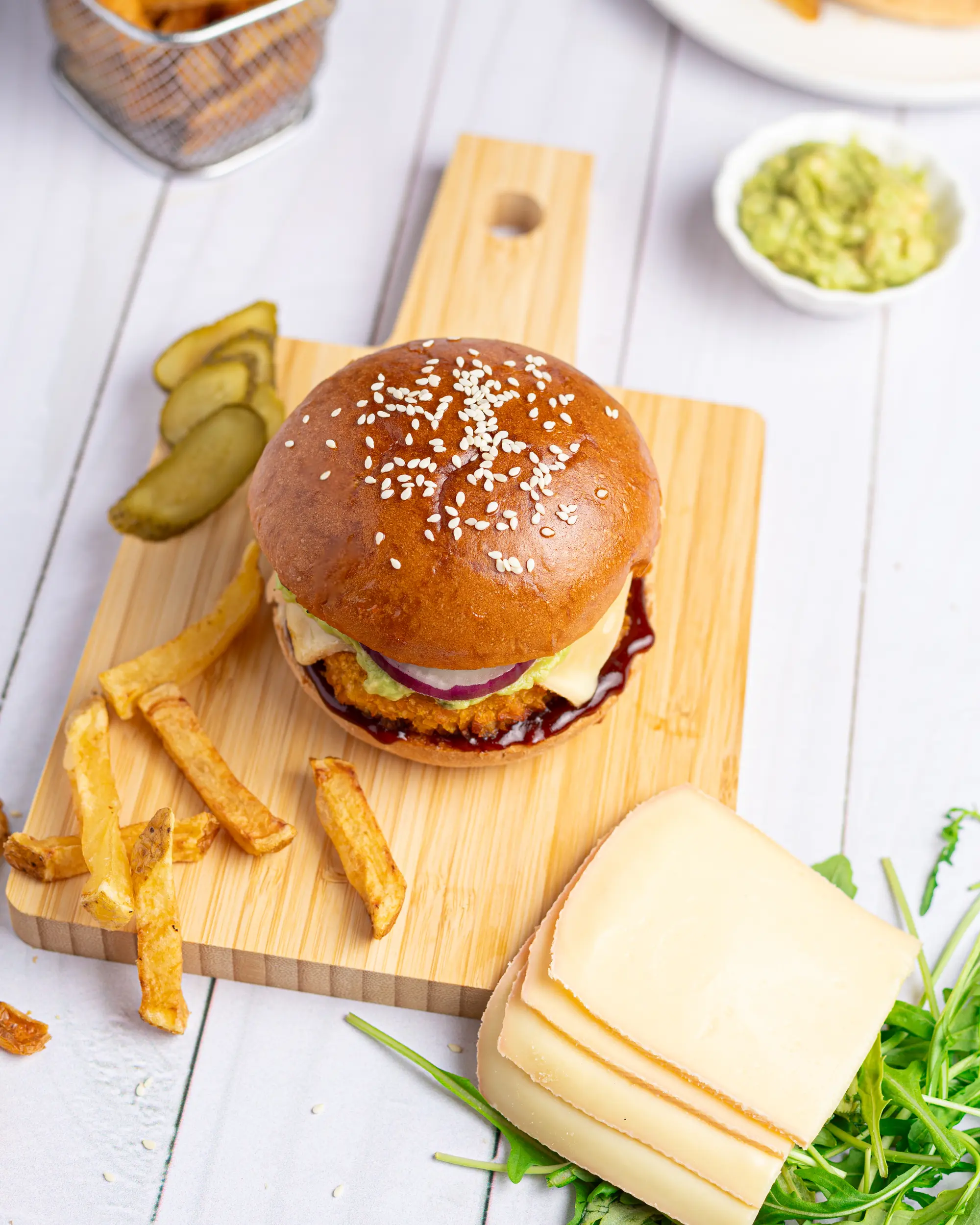 Burger au poulet croustillant et guacamole