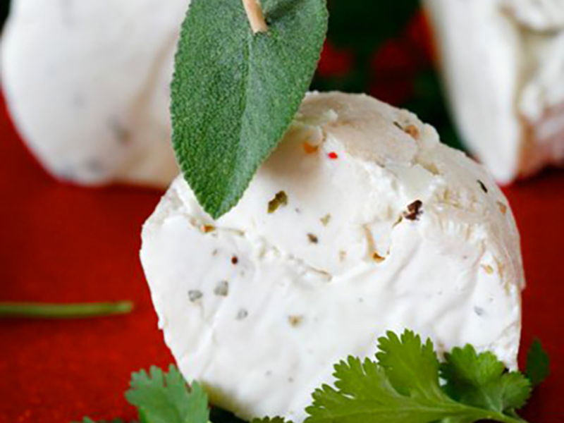 Quenelles de volaille au fromage frais ail & fines herbes