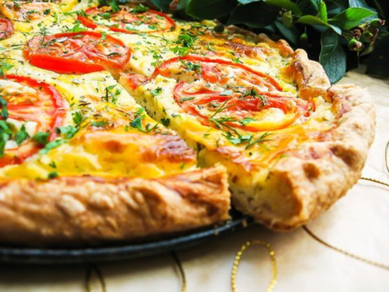 Quiche tomate mozzarella au basilic frais